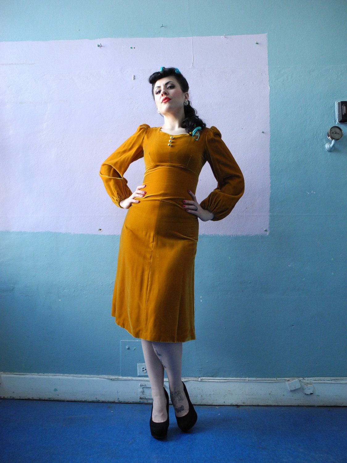 Vtg 60s Gold Velvet Dress / Poof Puff Sleeve / Bombshell