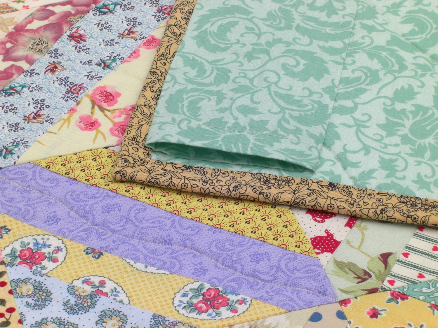 Sweet Dreams Nap Quilt, New Vintage Style, Retro, Throw, 50" x 61"