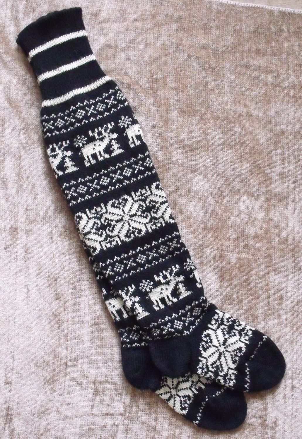 Norwegian Scandinavian Hand Crafted 100% WOOL SOCKS, Above/ Over Knee Length , M, Reindeer, black white
