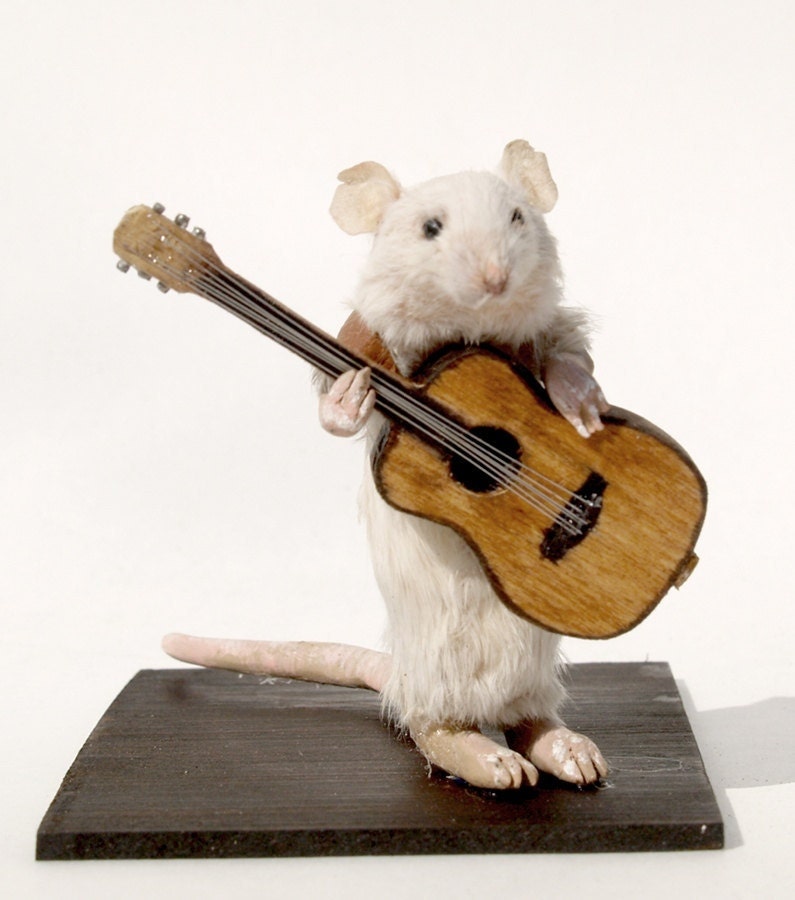 Harper - Guitarist Taxidermied Mouse