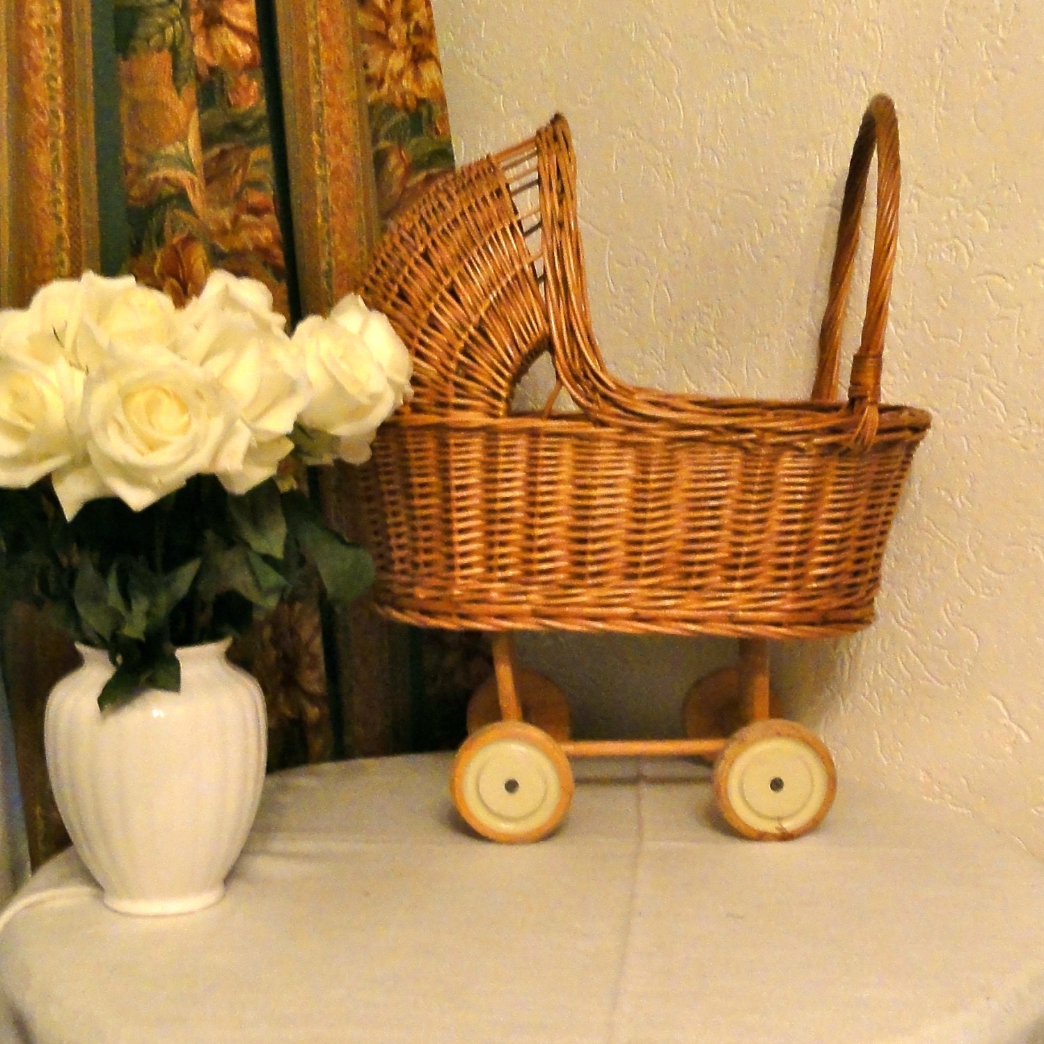 Vintage Doll' s Baby Carriage Wicker Pram Pushchair Buggy
