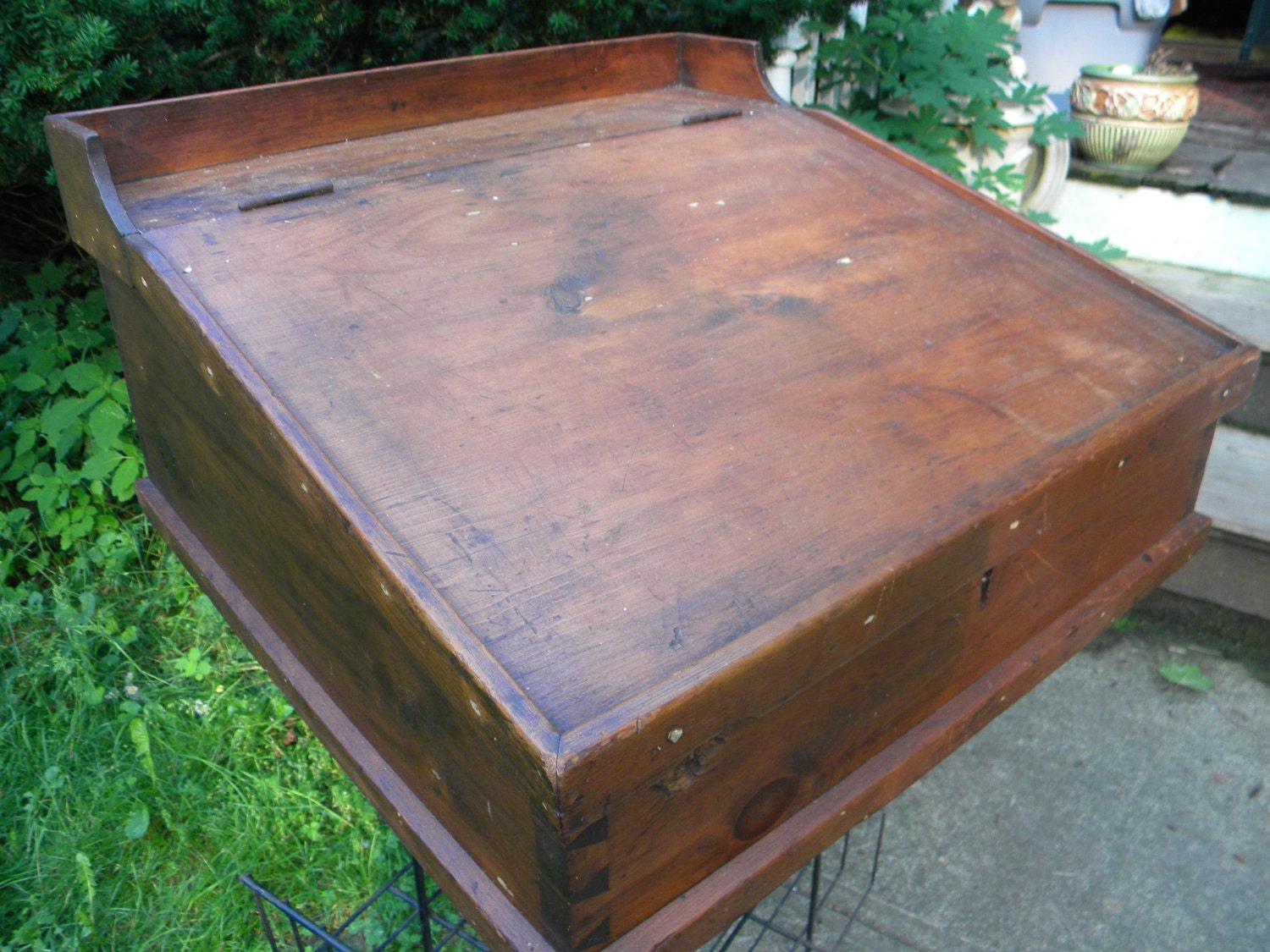 fantastic mid 1800s wooden PRIMITIVE SCHOOL MASTERS schoolmasters lap top desk
