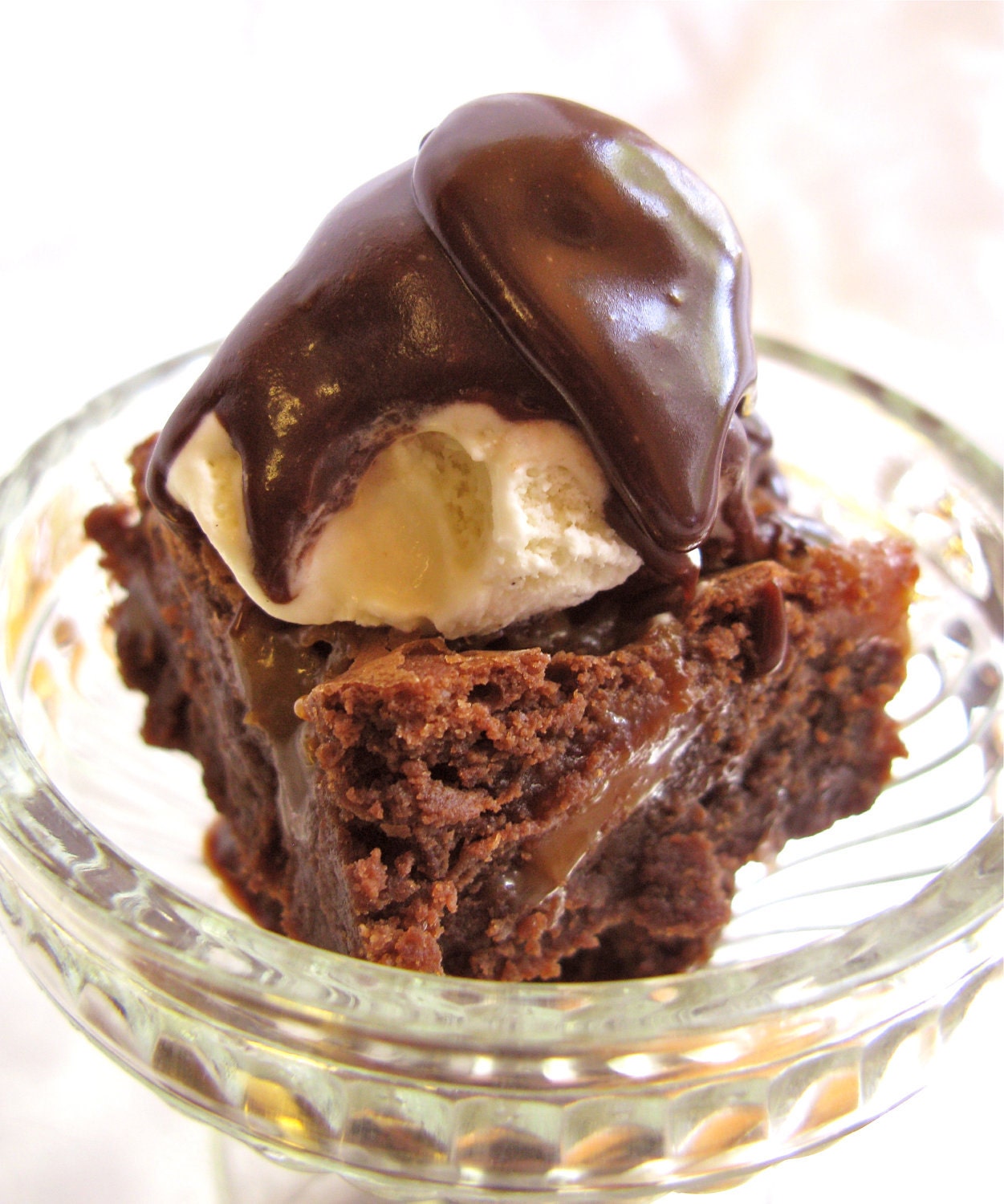 Decadent Caramel Fudge Brownie Sundaes