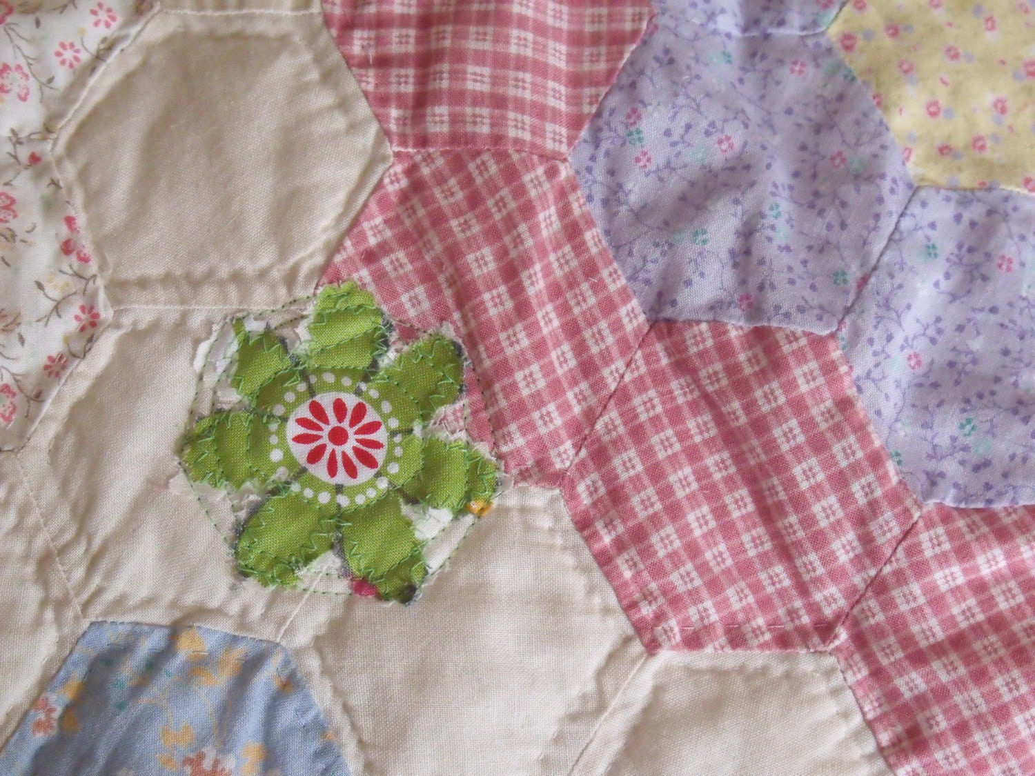 patchwork quilt  vintage  baby quilt  traditional flowers