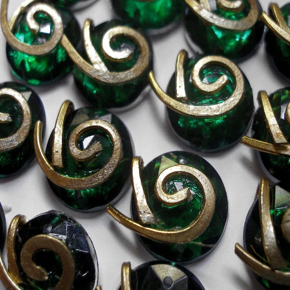 Zelda Necklace Kokiri's Forest Emerald, Genya Cord, Flatback