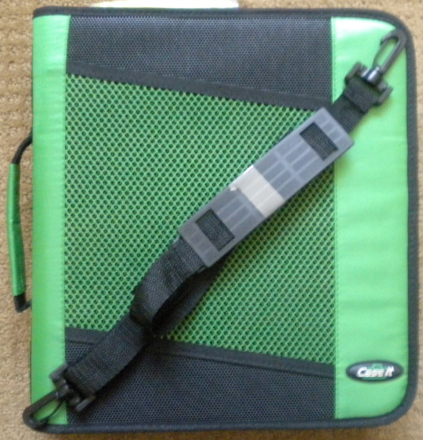 Coupon organizer zipper binder
