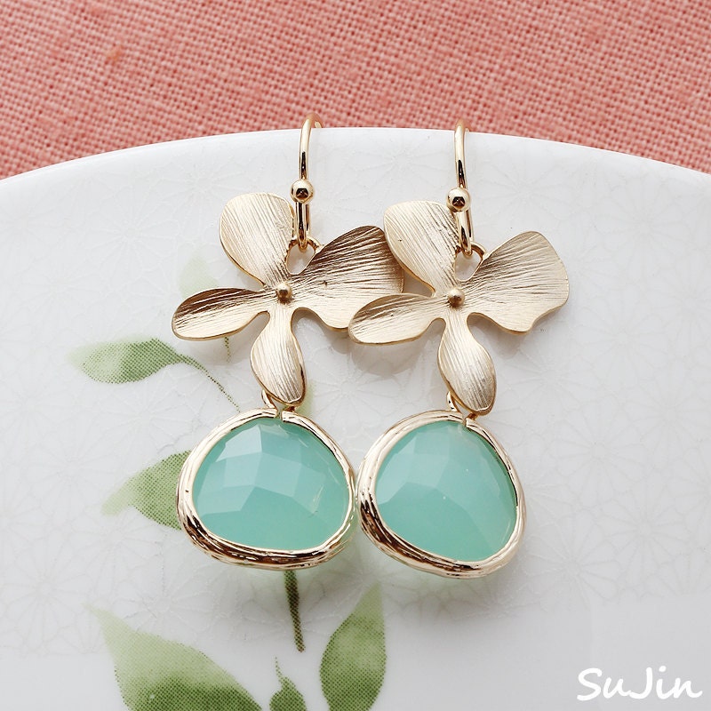 10%SALE) 4 Pedal Flower with Mint CZ Droplets, Earrings