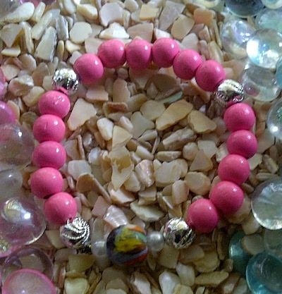 ShooGah (Sugar) Bracelet (Recycled glass, hot pink bracelet)