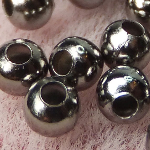 HOT SELLER  - 100 Gunmetal  Round Bead Spacers 3.2mm, Smooth Sphere Beads - 100 Pieces, Jewelry Making Findings - KarPenaEnterprises 1003