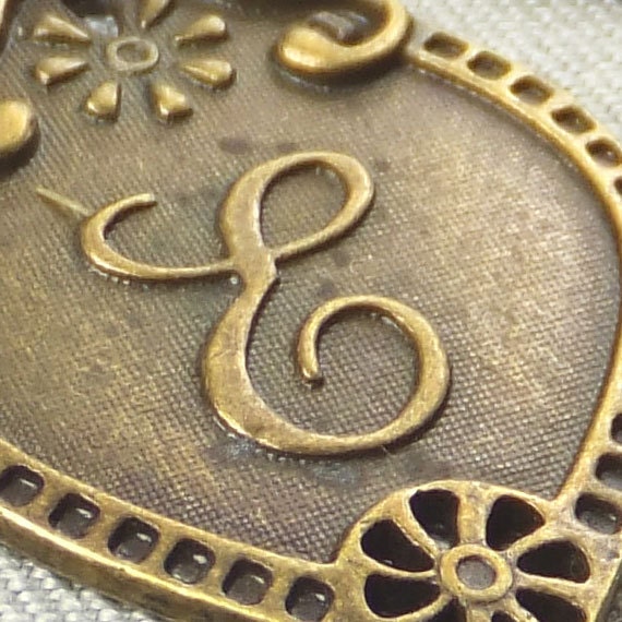 3 ANTIQUE BRONZE Teardrop Initial Charm, Letter E - Jewelry Making Findings, beadconet 1142