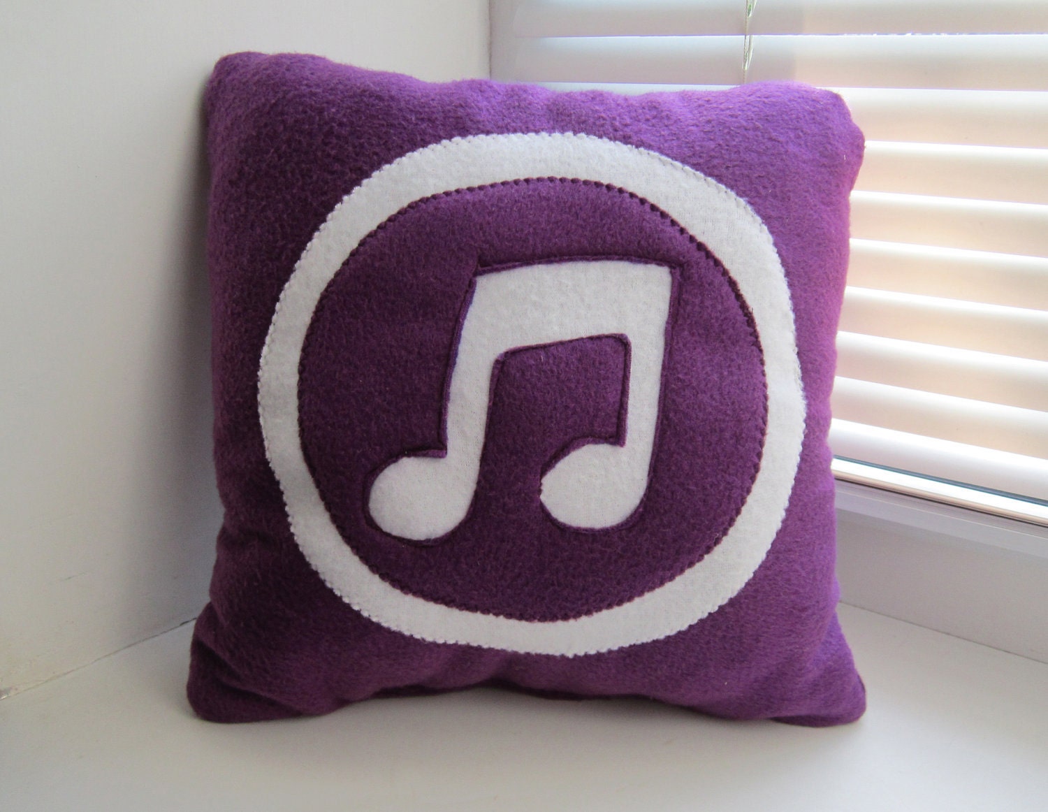 12x12 iTunes icon Pillow - Handmade Geekery Pillow - Cojín itunes - Kissen itunes - Coussin itunes  - Cuscino itunes