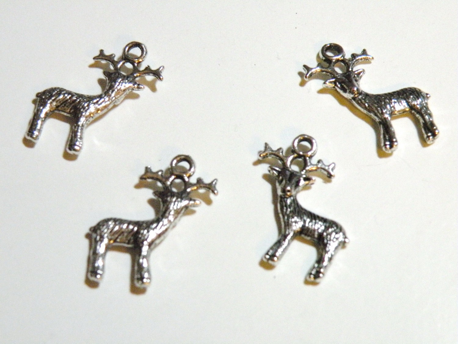 10 Buck Stag Deer charms with antlers Rudolph reindeer antique silver 24x20mm KA11052