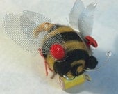 Small - Folk Art Spool BeeZ