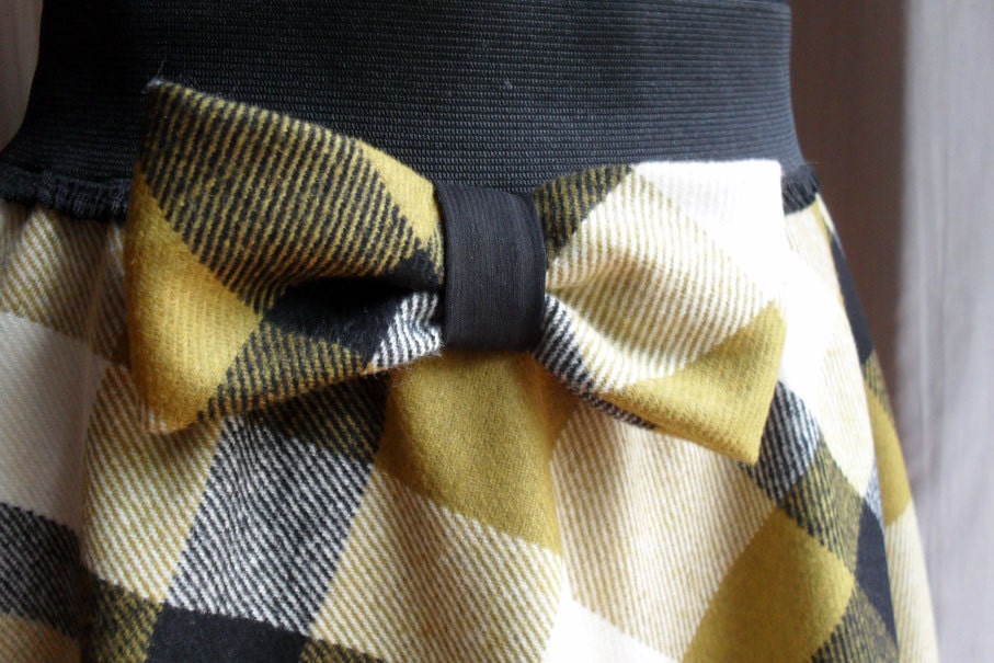 Plaid circle skirt in mustard and black - Sizes from XS to L - LAST PIECE