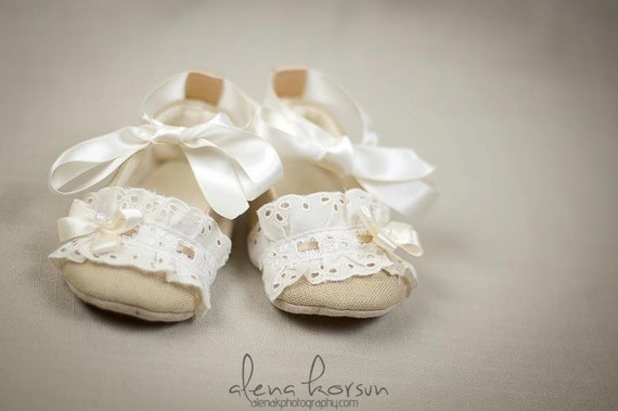 AK DESIGNS "Elegant Baby Shoes" - Little Anita.