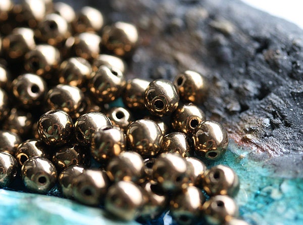 Bronze luster czech glass beads - round spacers, druk, small - 4mm - approx.70Pc - 0316