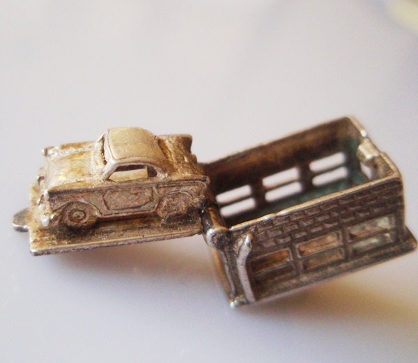 Sterling Garage and Retro Car Charm, Opens