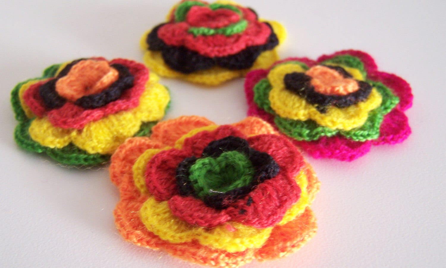 Multi-color woolen crochet flowers- 4 flowers (1 1/2 inch diameter)