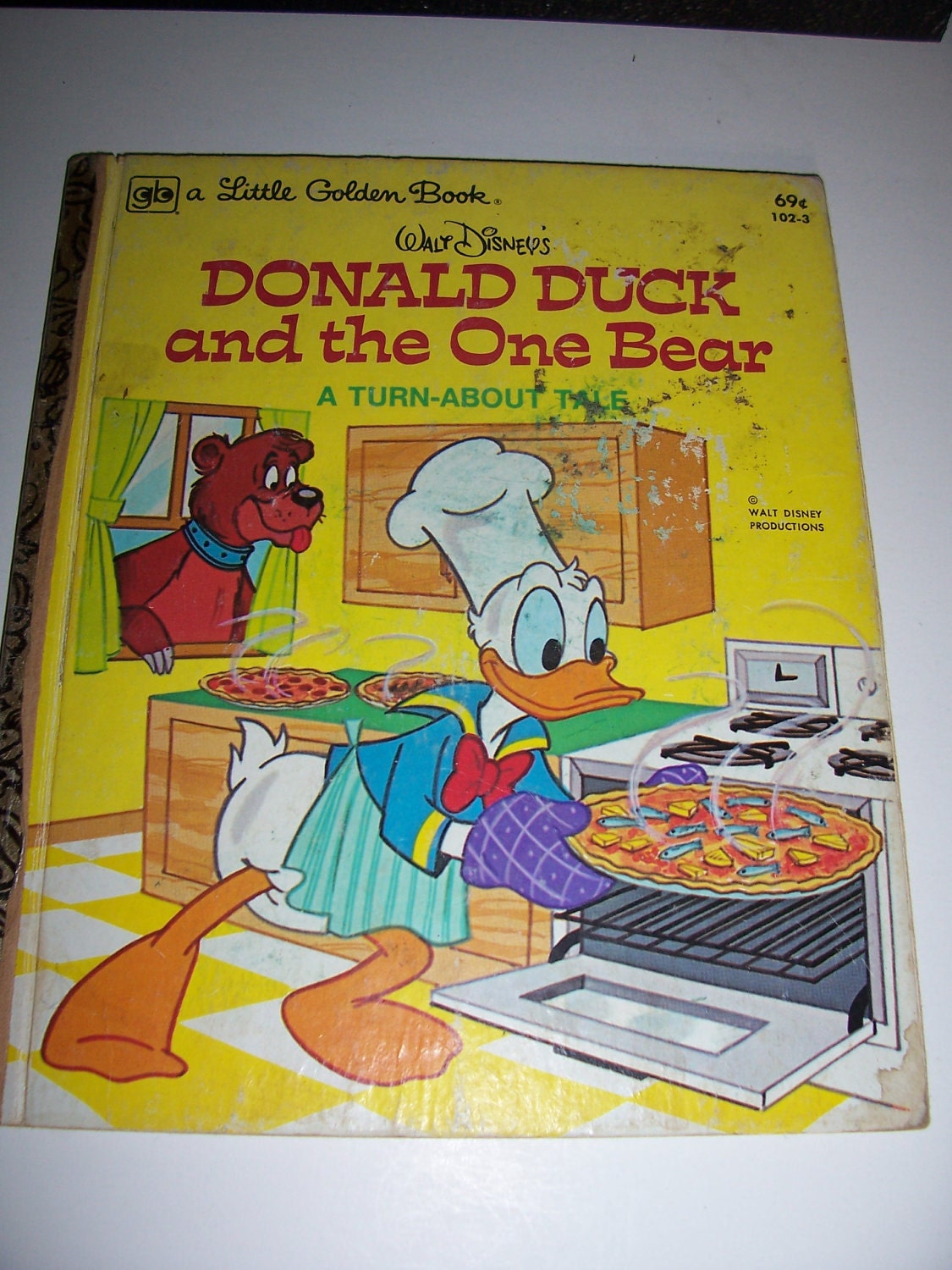 Walt Disney's Donald duck and the one bear  - a Little golden Book - 1978