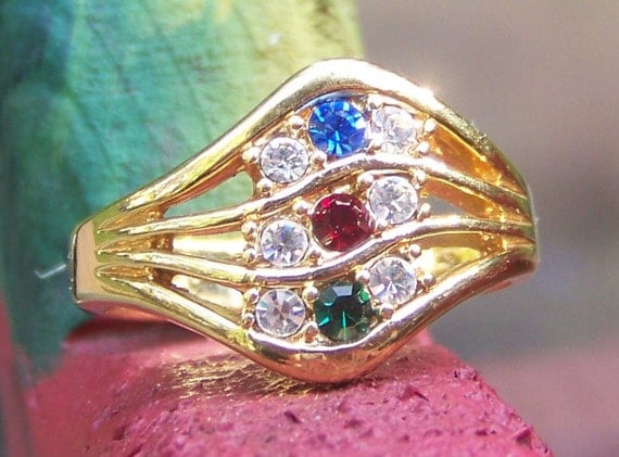Vintage AVON Goldtone Multi-Color and Clear Crystal Ring