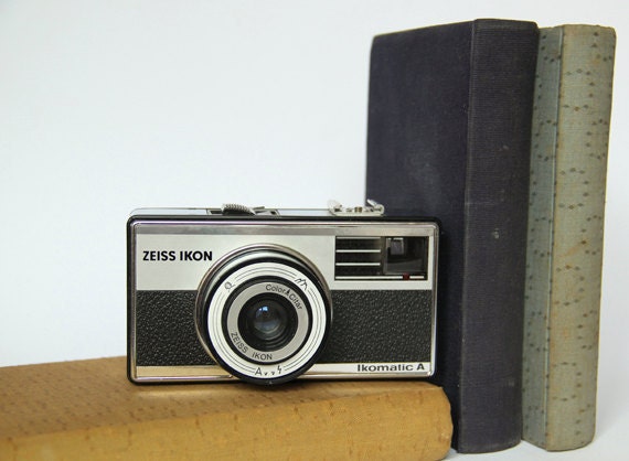 Vintage Camera Zeiss Ikon Ikomatic Black Silver 1960s