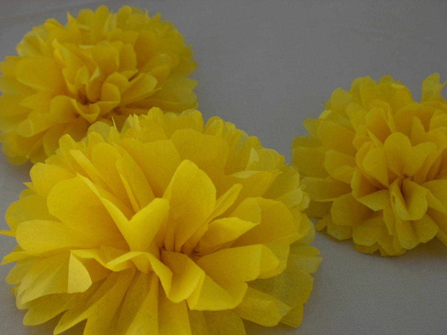 Baby Shower Decoration . 20 Tissue Paper Flower Favor Box Toppers