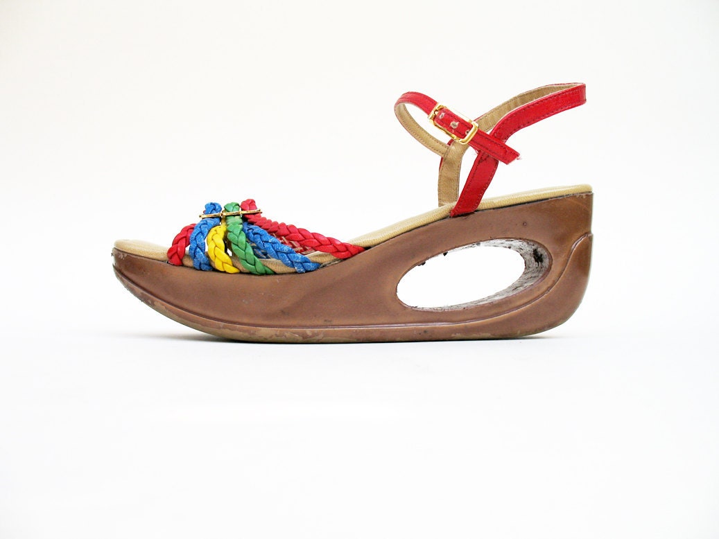 Vintage 1970s Rainbow Platform Strappy Sandals Yo-Yo's