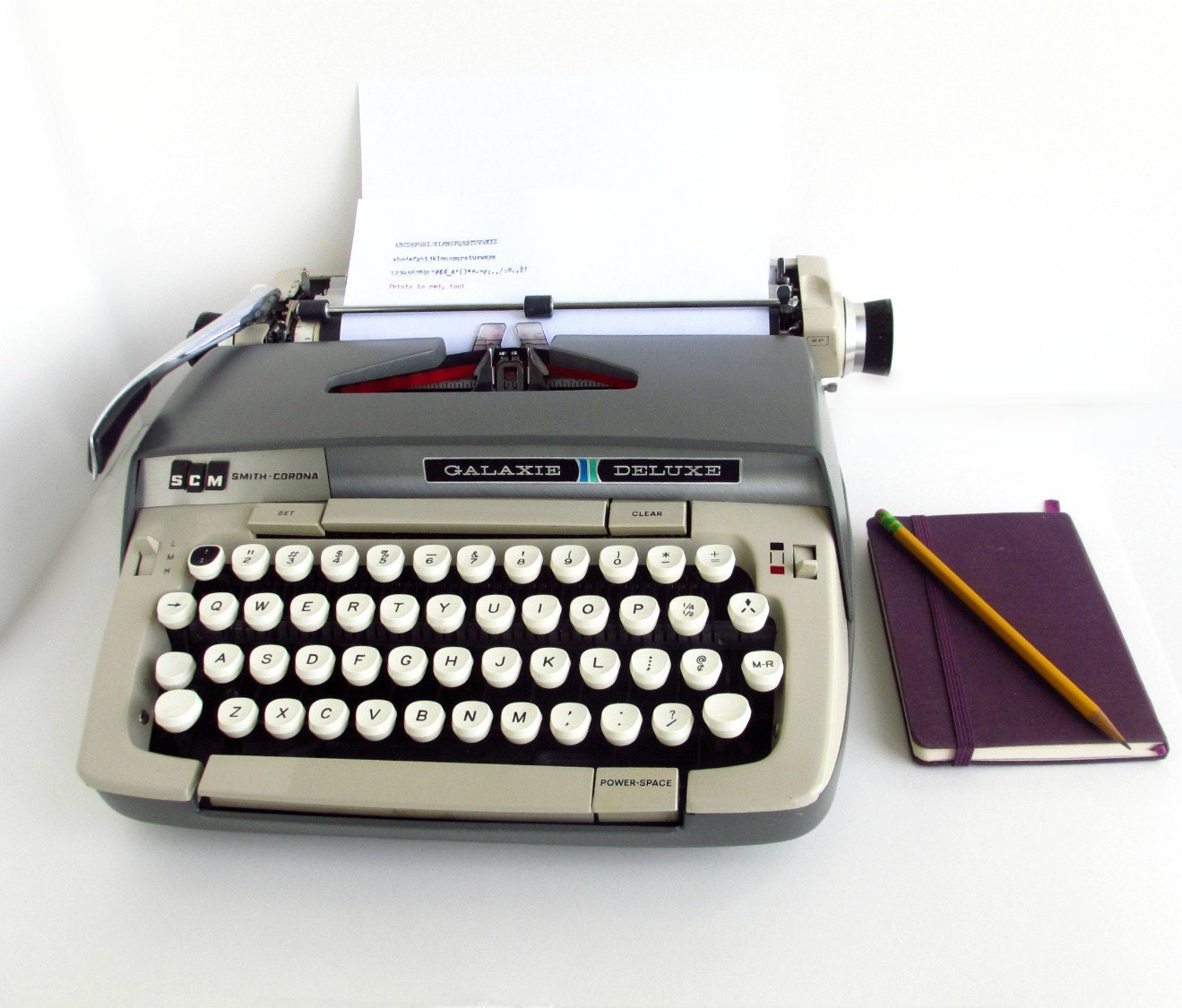 REDUCED Vintage Manual Typewriter, 1970s Smith Corona Galaxie Deluxe, Two Toned Gray, Portable, w/ case