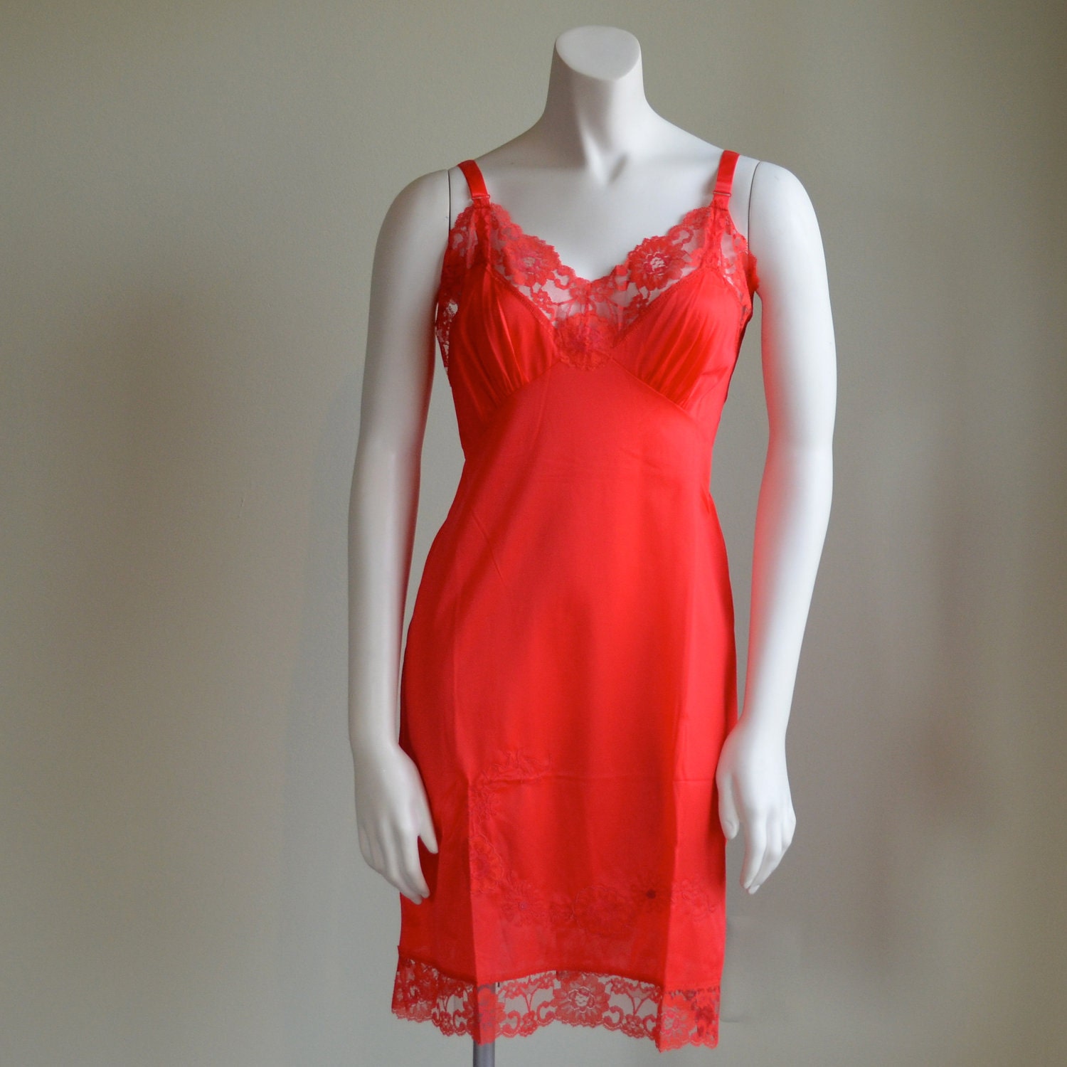 Movie Star // Vintage Red Full Slip Nightie // Lipstick Red // 50s // NWOT