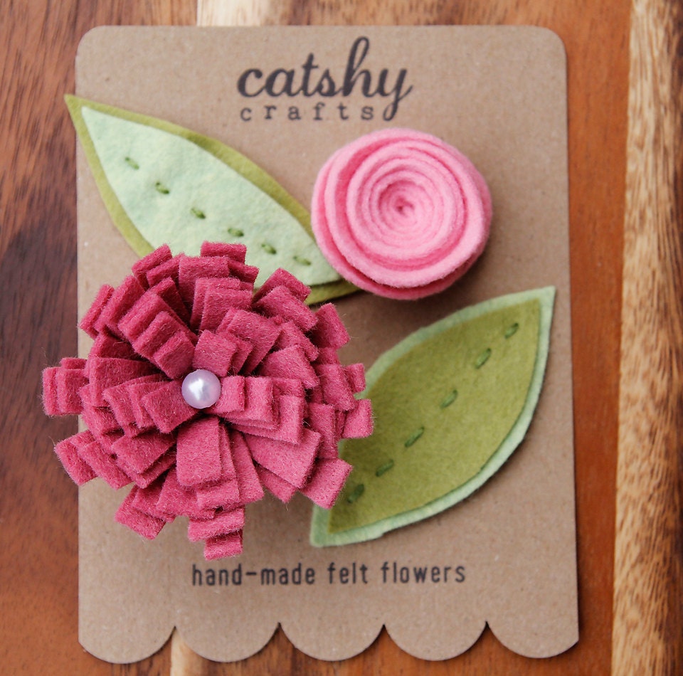 Handmade Felt Flowers and Handstitched Felt Leaves. Rhubarb, Candy Pink. Set of 2 Flowers and 2 Leaves by Catshy Crafts