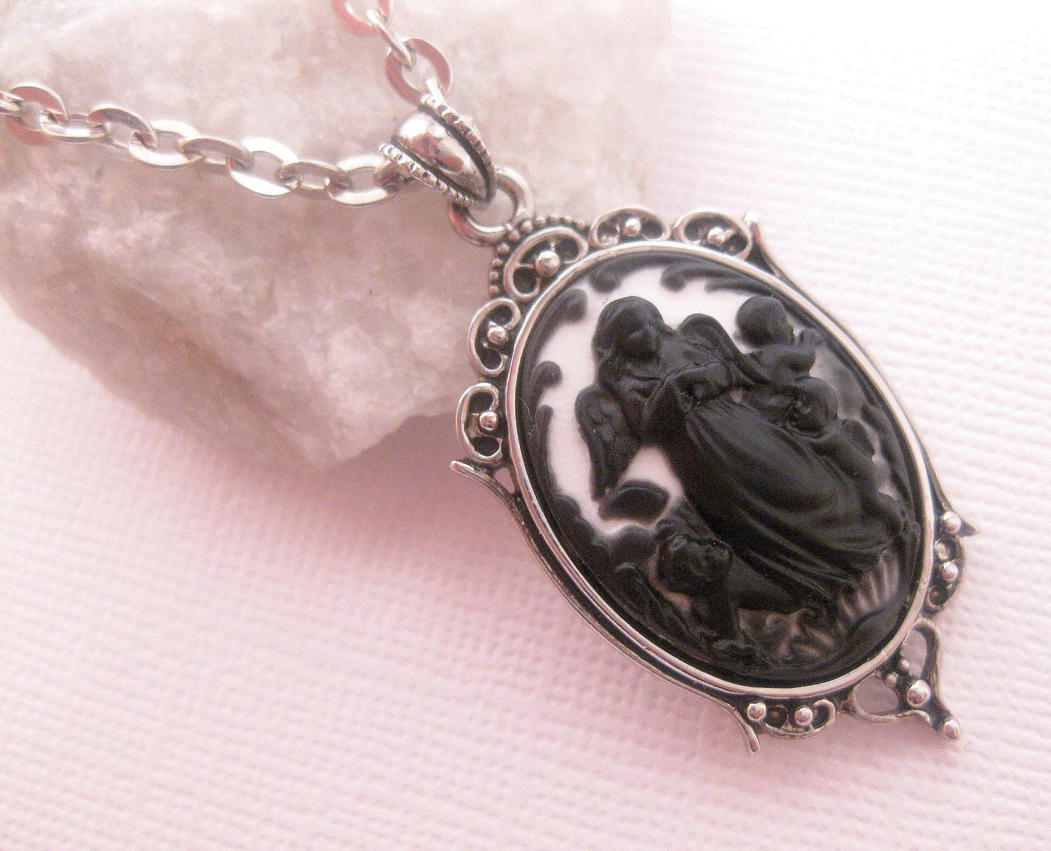 Angel And Baby Cherubs Cameo Necklace - Black ON White