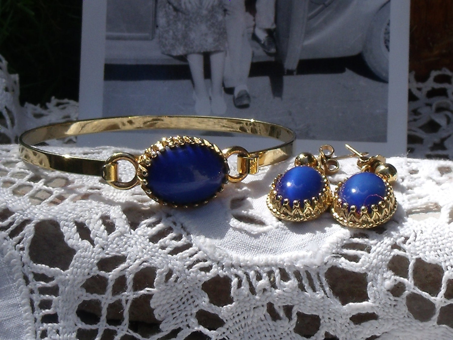 Vintage Avon Faux Lapis Goldtone Bracelet and Earring Set - 1974