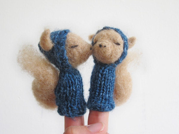 FINGER PUPPET MOBILE / Wall Hanging, Needle Felted Squirrel Valentines, baby, children, kids, eco-friendly toy, nursery art