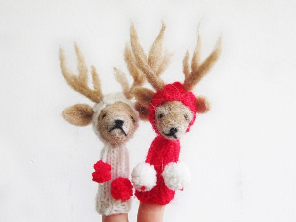 FINGER PUPPET MOBILE / Wall Hanging, Needle Felted Red White Reindeer Couple, nursery decor, toy, baby, children, eco friendly, christmas