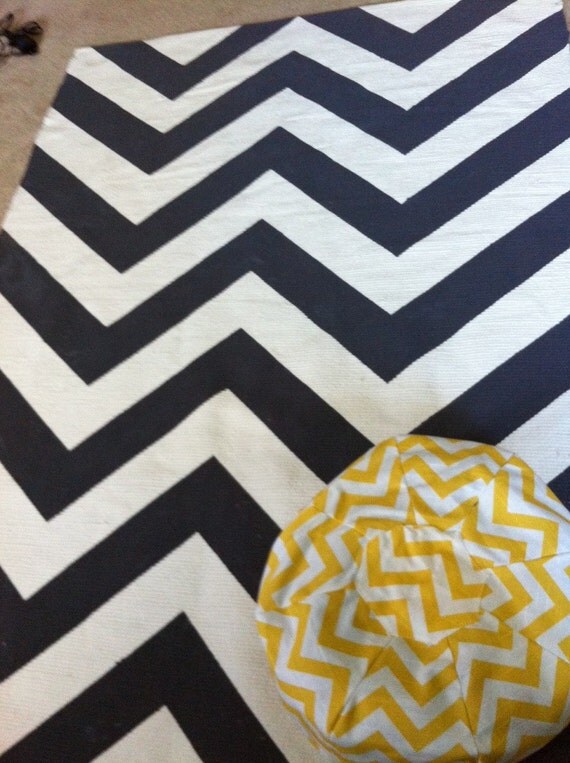 Items similar to Chevron Rug, 5x7 Charcoal Gray on Etsy
