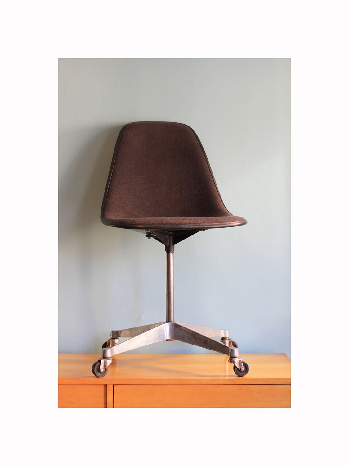 Herman Miller Eames Chair - Grey Fabric Swivel
