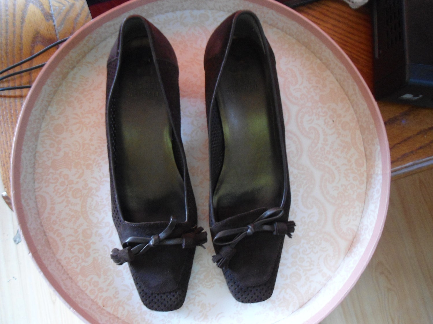 Stuart Weitzman women shoes size 5 . 5 M