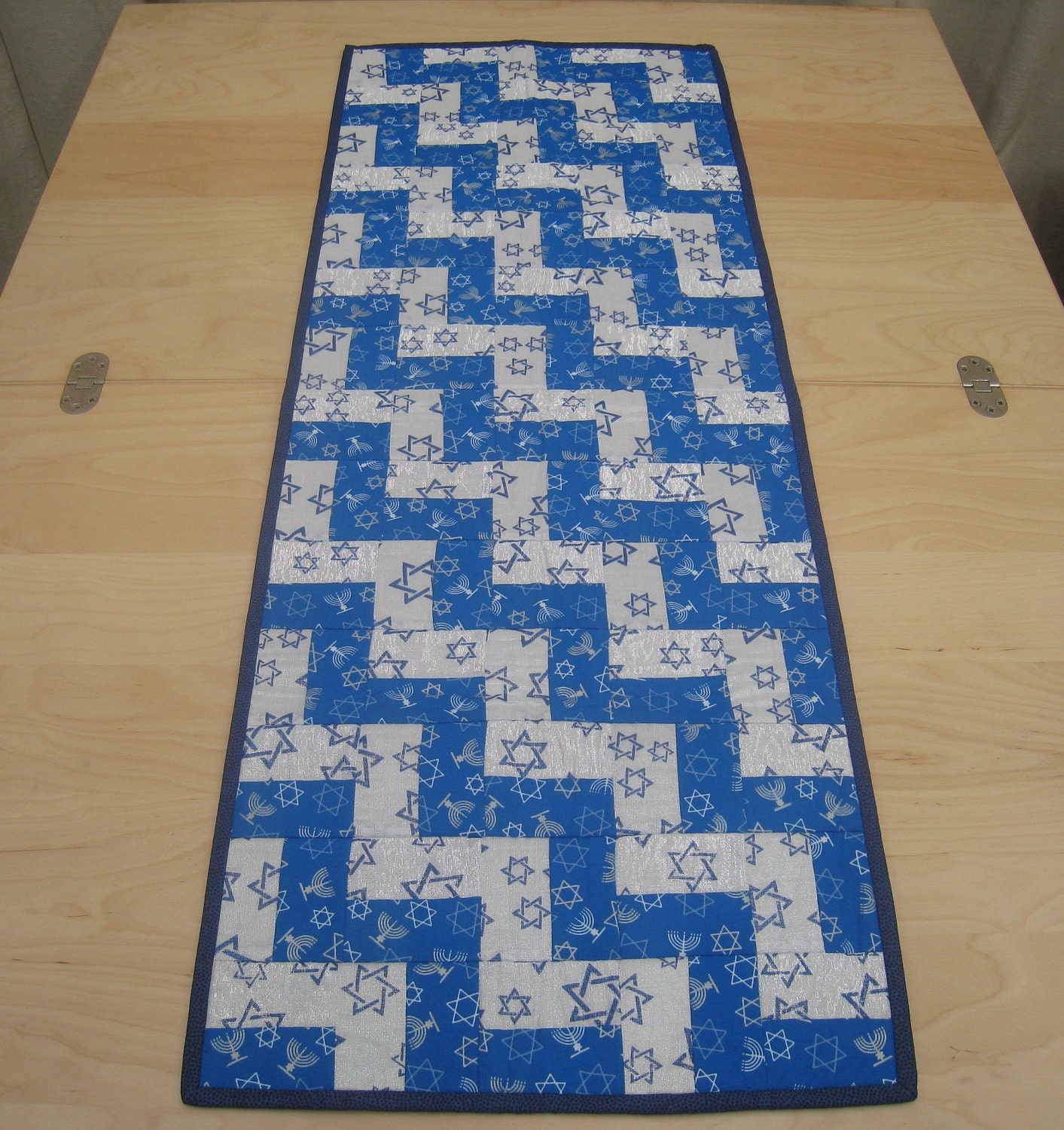 hanukkah-quilted-table-runner-15w-x-41l-star-and-by-vicontempo