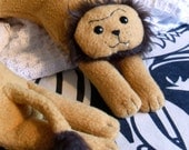 Rodger the Lion Travel Neck Pillow