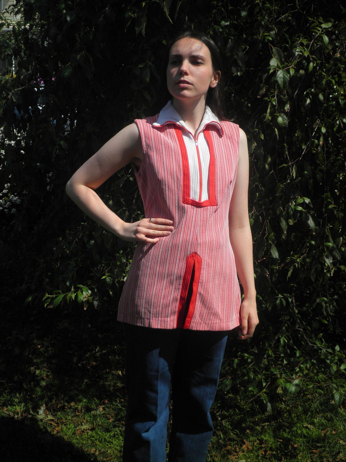 SALE 60s Red and White Sleevless Mod Tunic Top Size M
