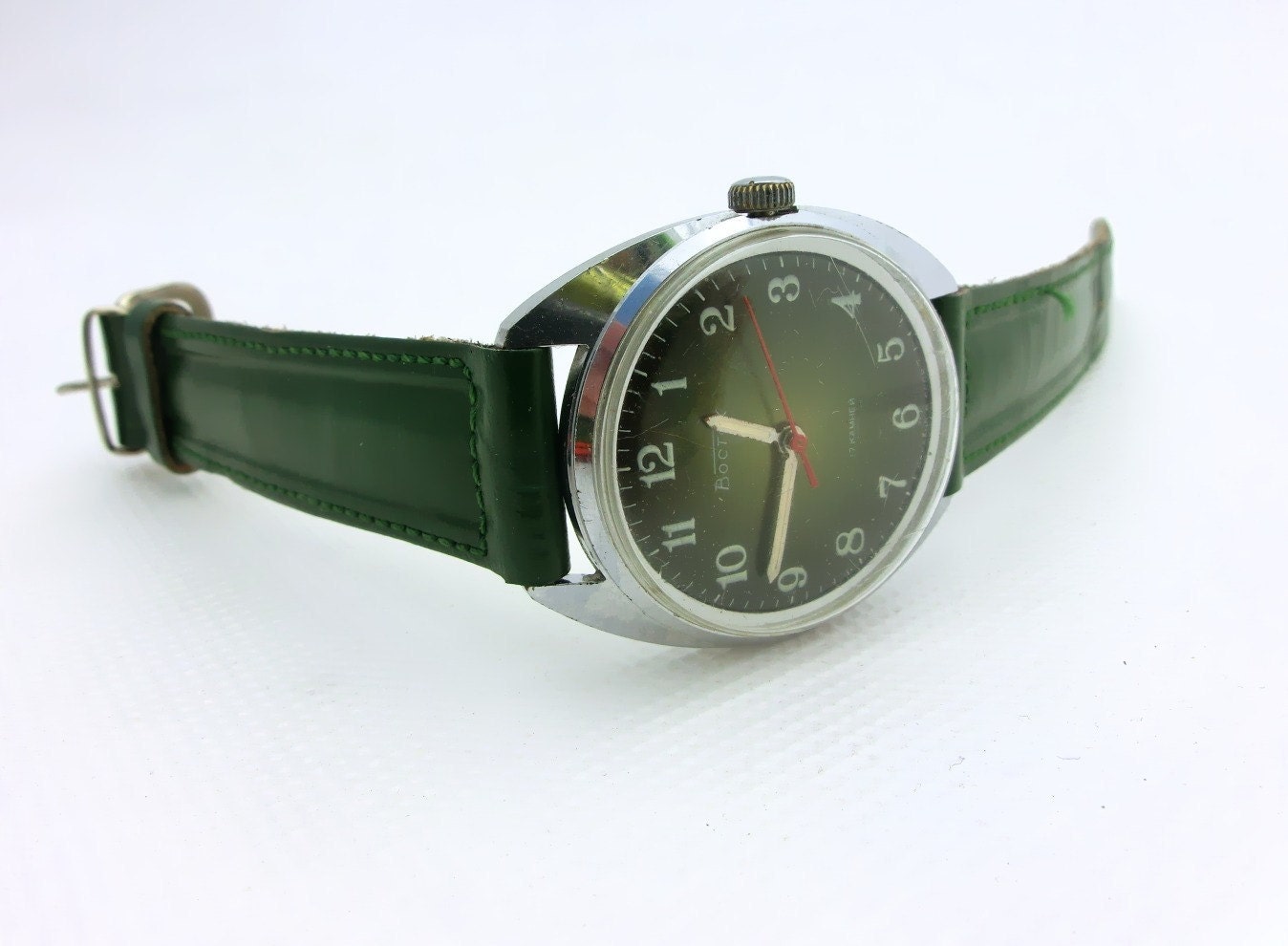 Vintage Green wrist watch 17 jewels from Russia