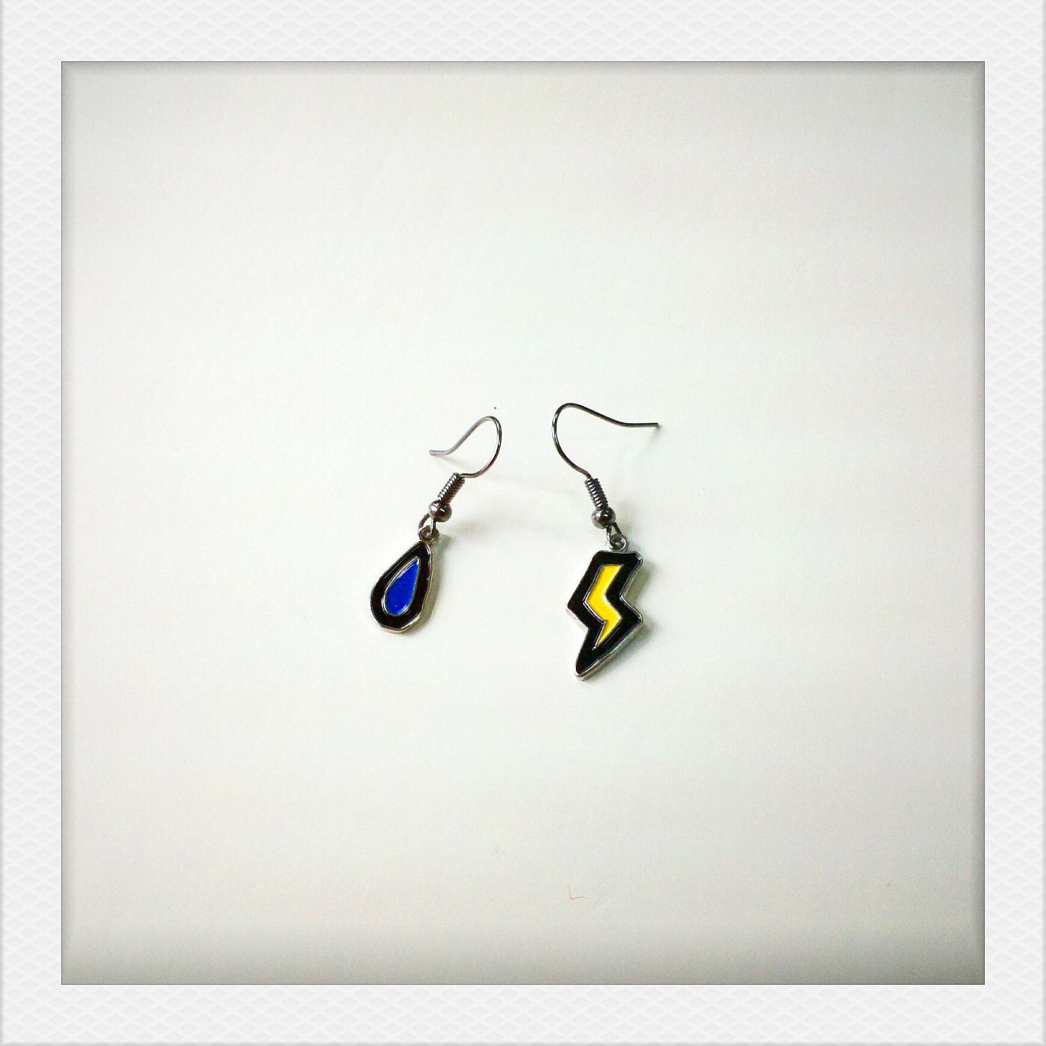Rainy and Stormy earrings (short, pair) - (Ship on 26 Nov onwards)