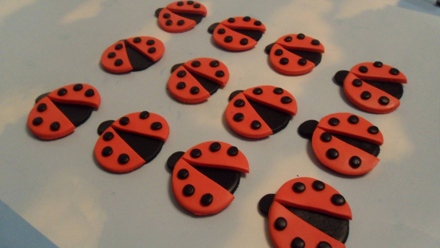 fondant ladybug cupcakes