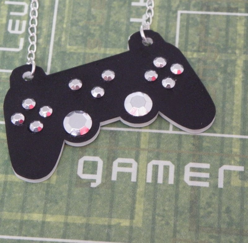 GIRL GAMER Playstation Video Games Controller Necklace