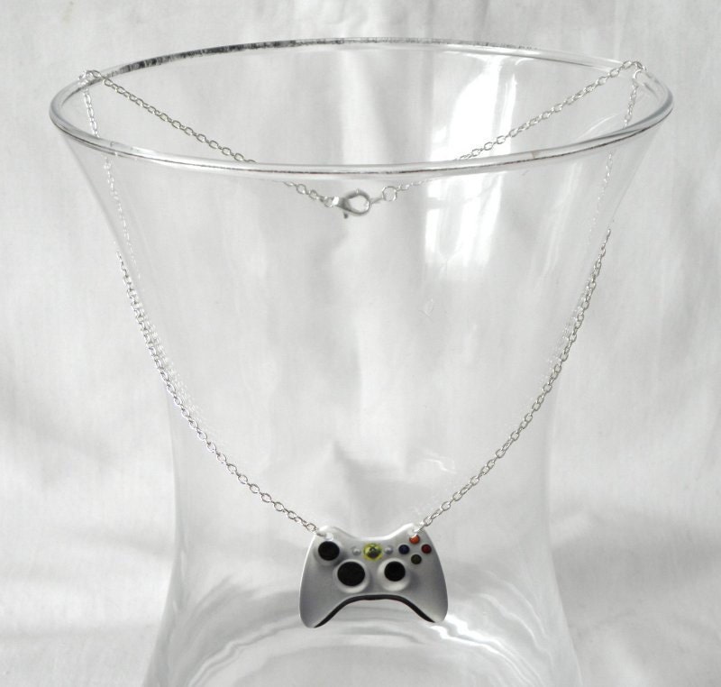 GIRL GAMER Xbox 360 Video Games Controller Necklace