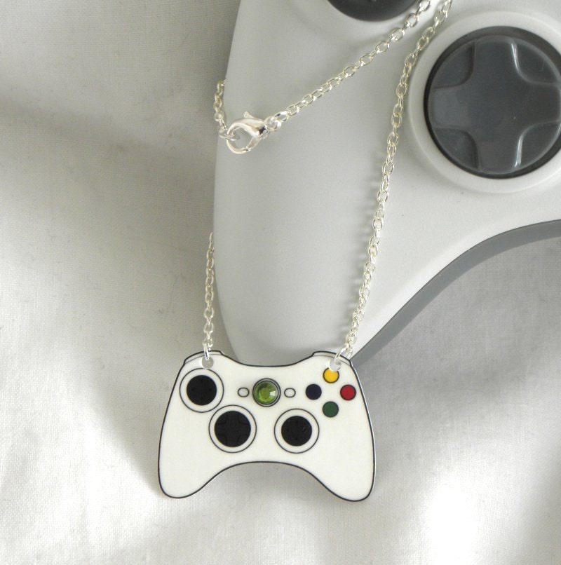GIRL GAMER Xbox 360 Video Games Controller Necklace XBOX360