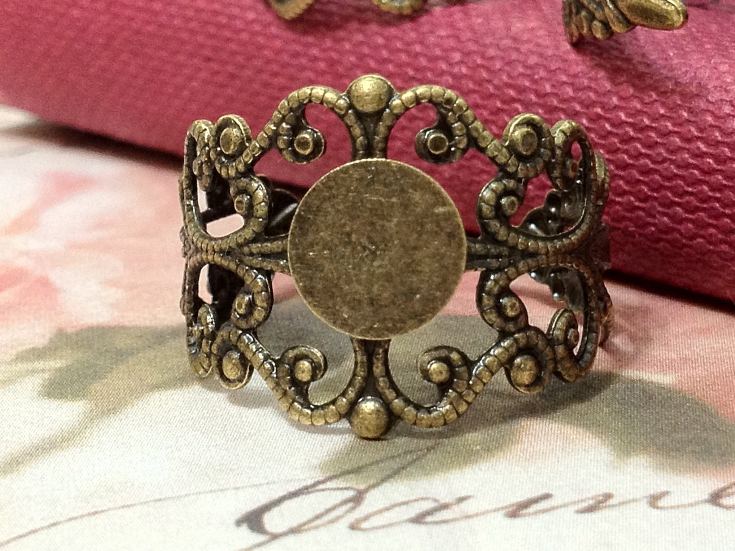 2 Pieces of 16 mm Antique Bronze Adjustable Ring Findings (UN)