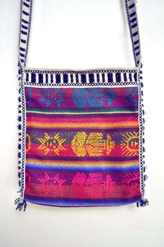 sale. ViNTAGE PERUViAN BAG / bright neon / colorful / black and white woven strap / peru / small size / crossbody