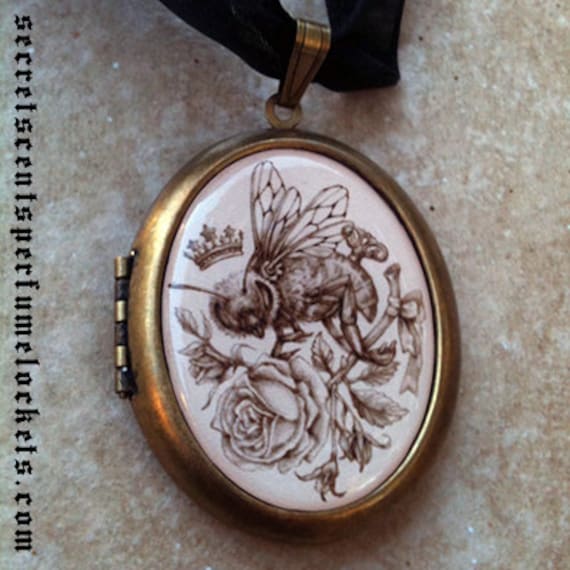 Perfume Locket Pendant - Victorian Steampunk 'Bee Love'