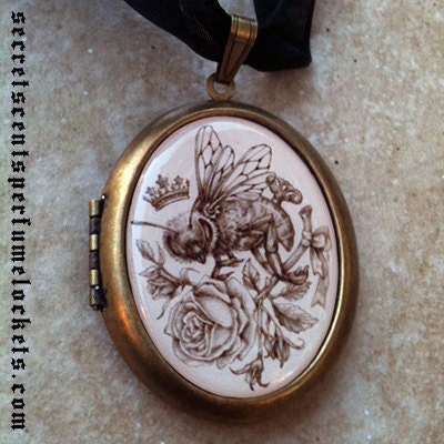 Perfume Locket Pendant - Victorian Steampunk 'Bee Love'